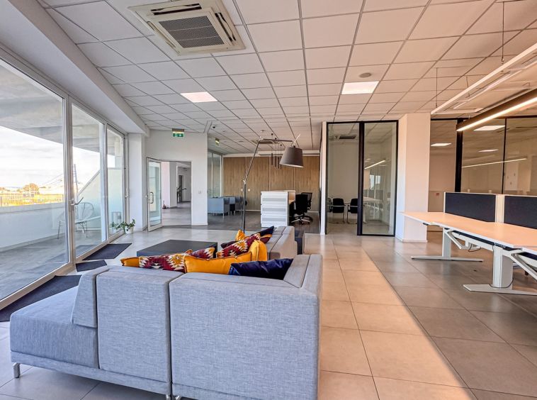 Office in Commercial Centre in Open Plan