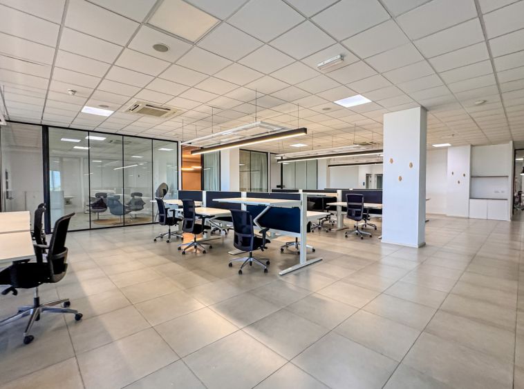 Office in Commercial Centre in Open Plan