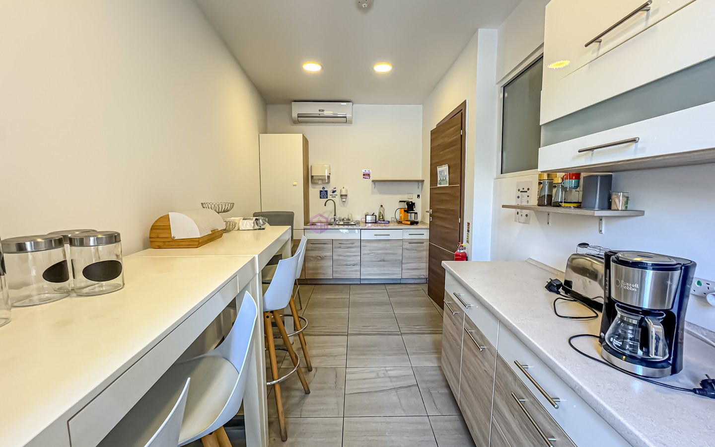 Rent Office With Sea Views in Malta