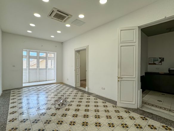 Rent Office in Valletta