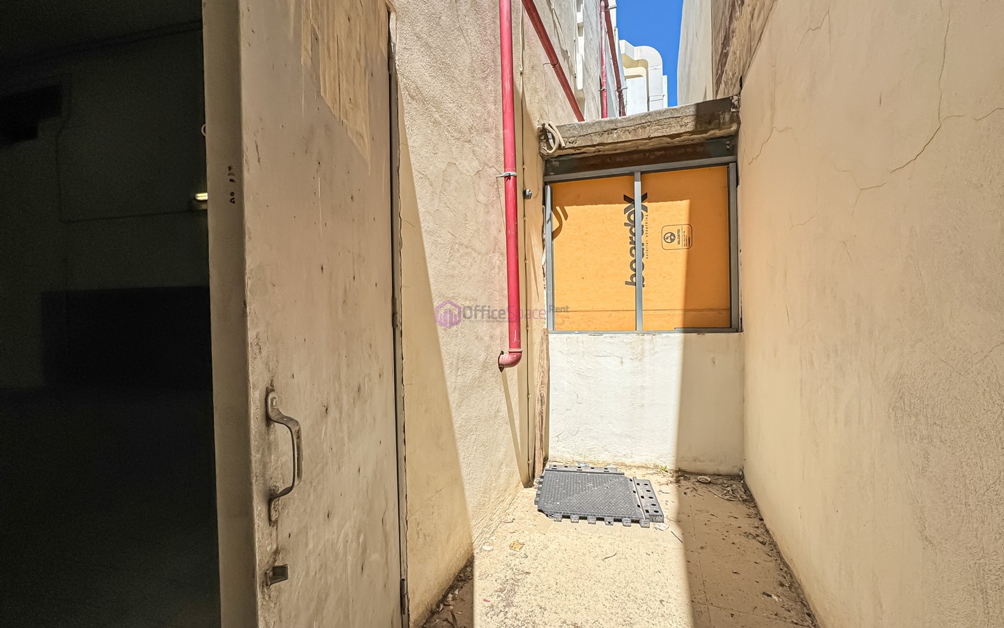 Showroom with Offices in Mriehel