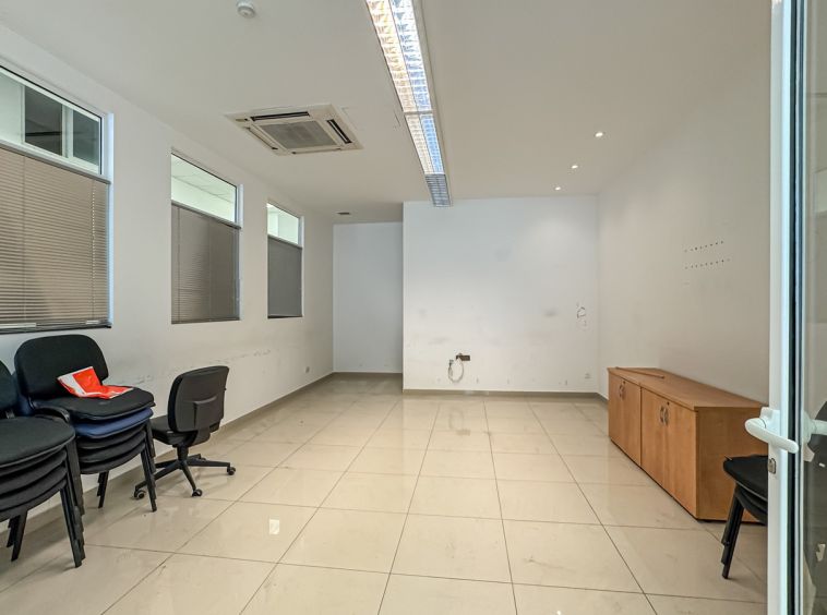 Showroom with Offices in Mriehel