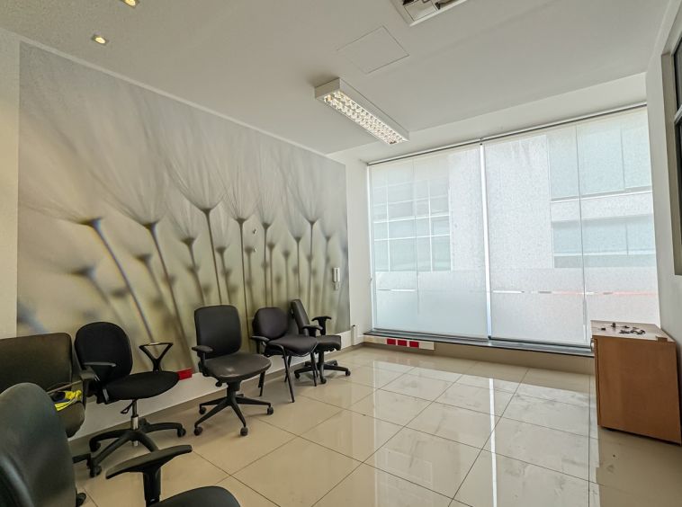 Showroom with Offices in Mriehel