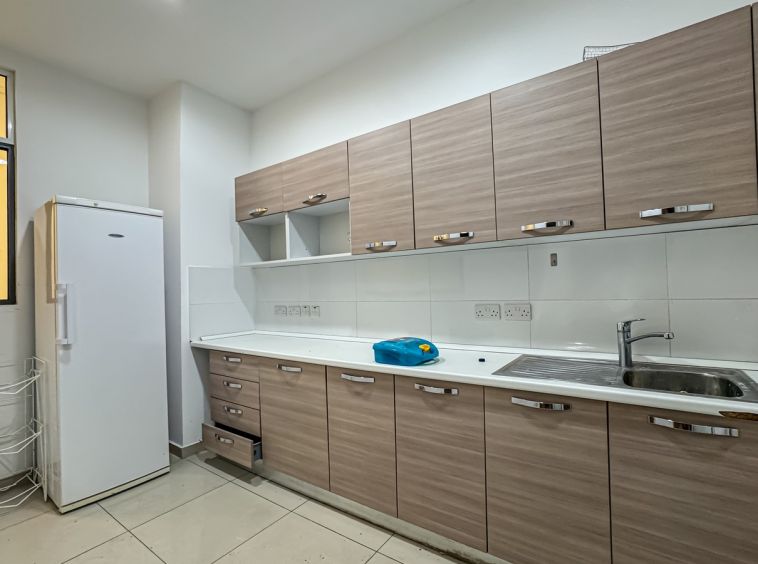 Showroom with Offices in Mriehel