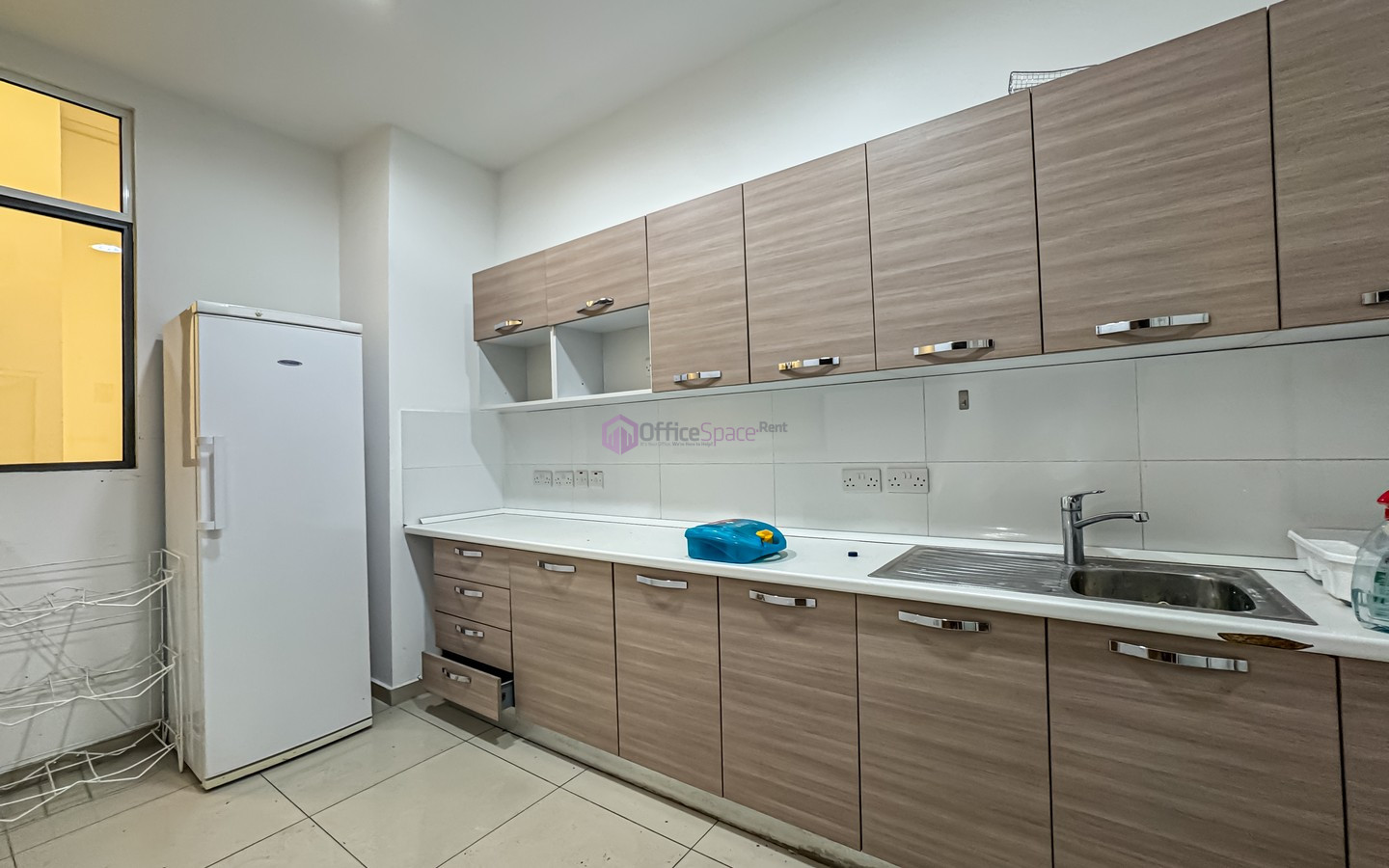Showroom with Offices in Mriehel
