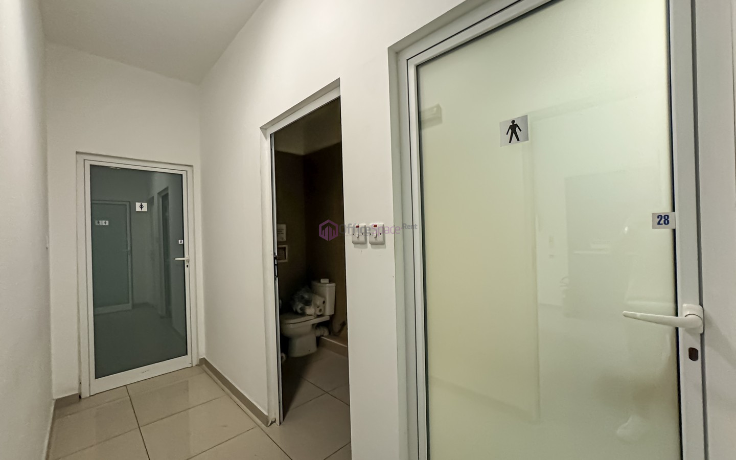 Showroom with Offices in Mriehel