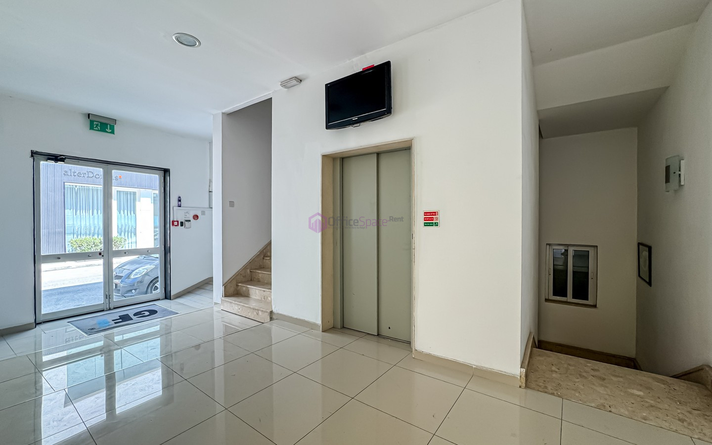 Showroom with Offices in Mriehel