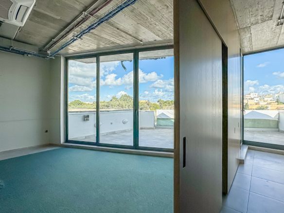 Duplex Penthouse Office Qormi