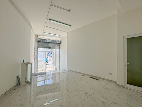 Iklin Commercial To Let