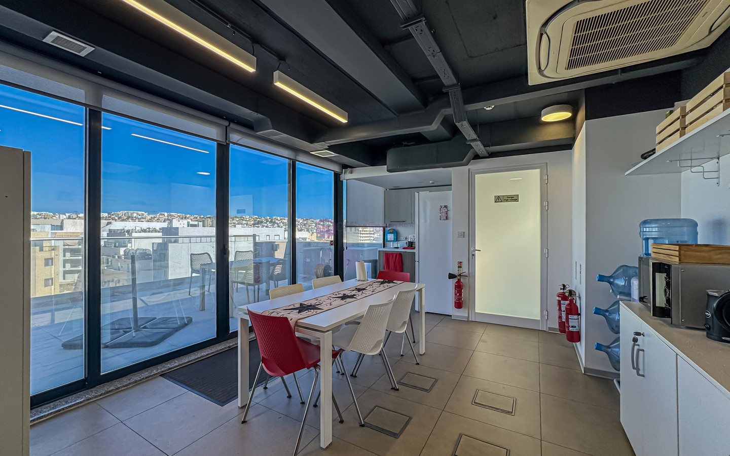 Penthouse Office To Let