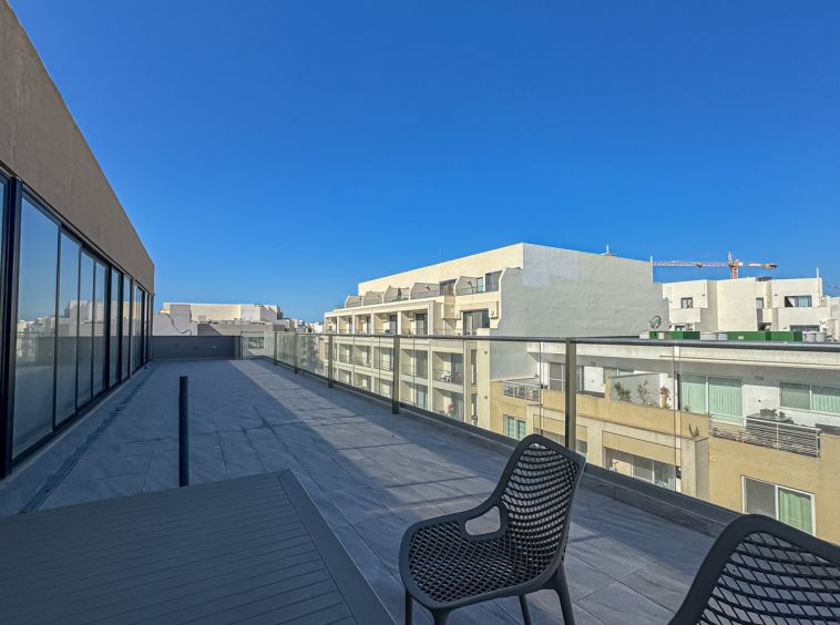 Penthouse Office To Let