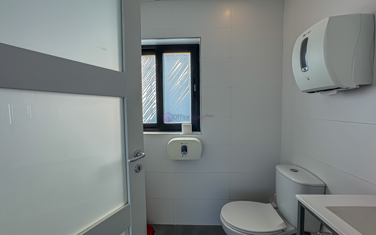 Penthouse Office To Let