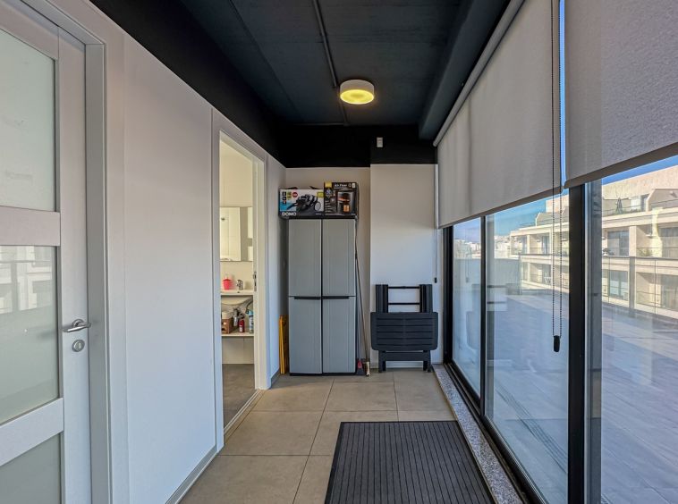 Penthouse Office To Let