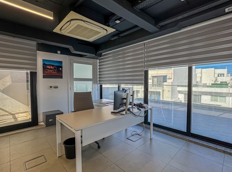 Penthouse Office To Let