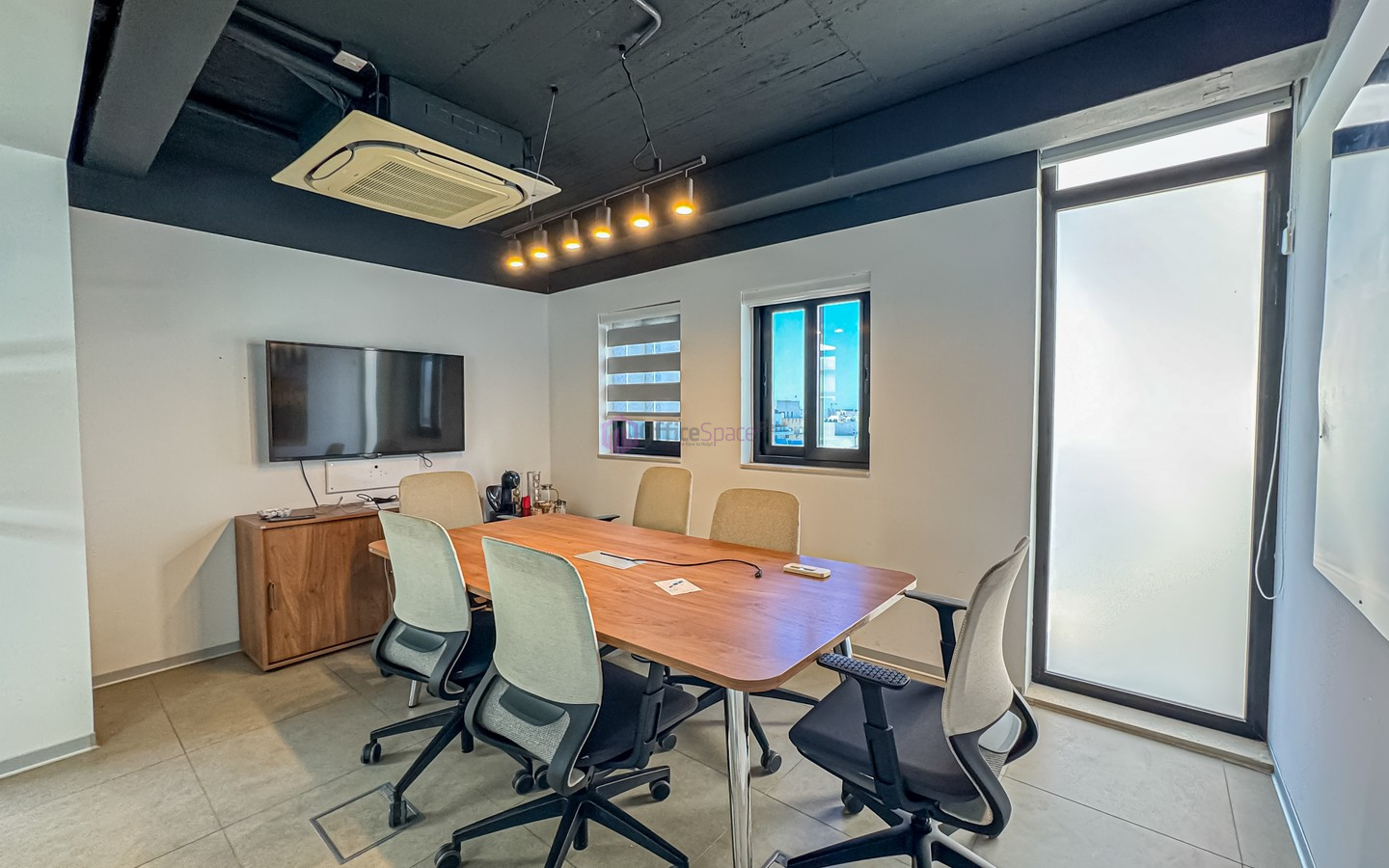 Penthouse Office To Let