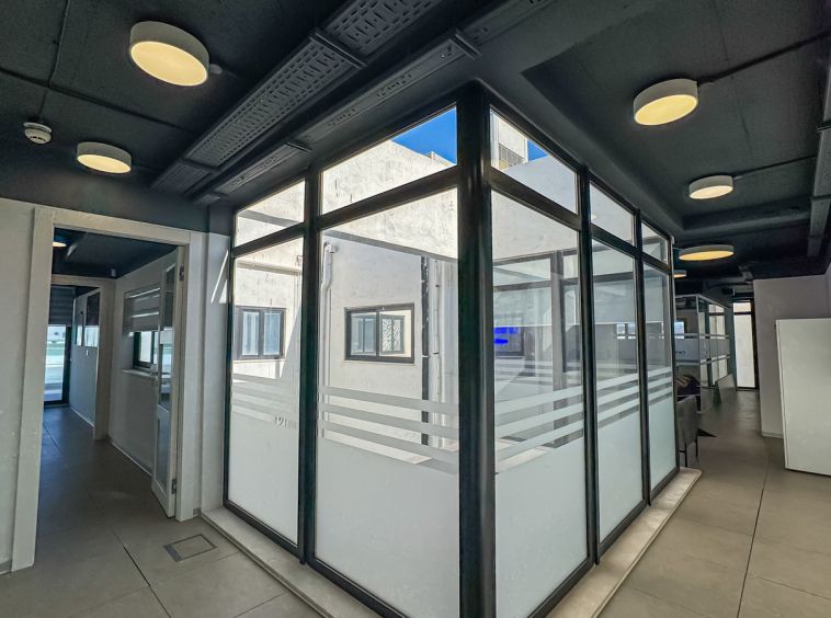 Penthouse Office To Let