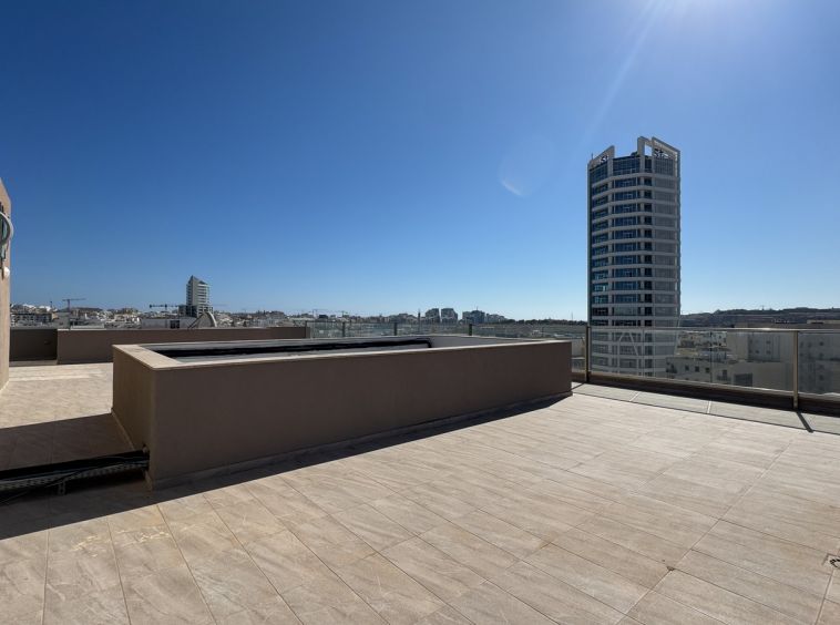 Penthouse Office To Let