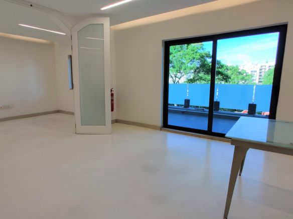 Seafront Modern Office To Let