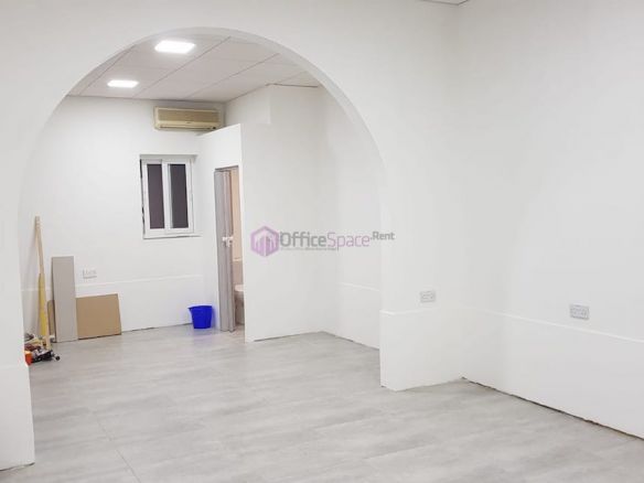 Paola Small Office To Let