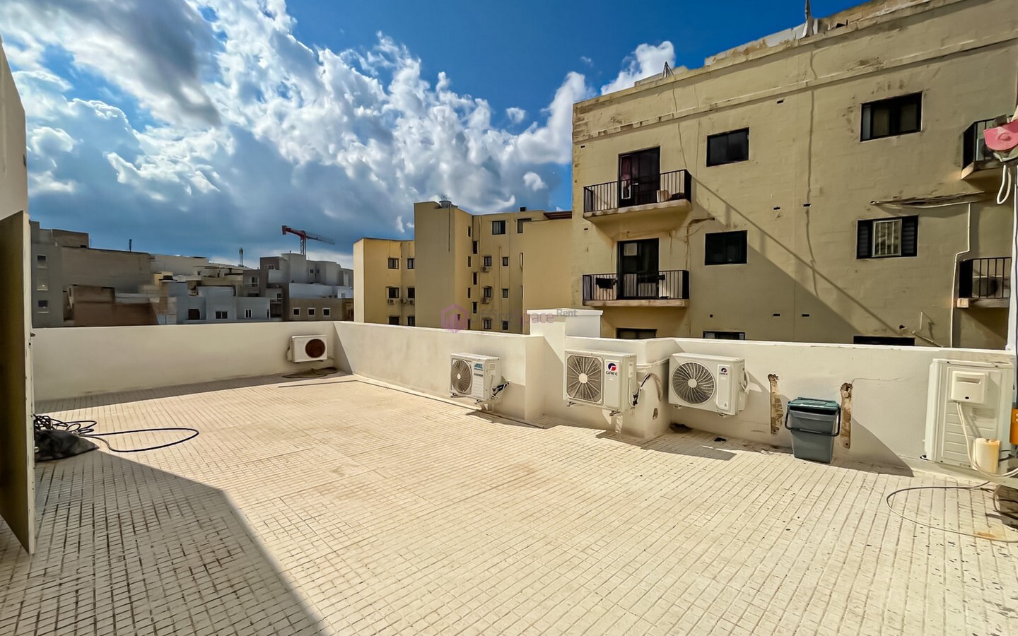 Small Penthouse Office Pieta