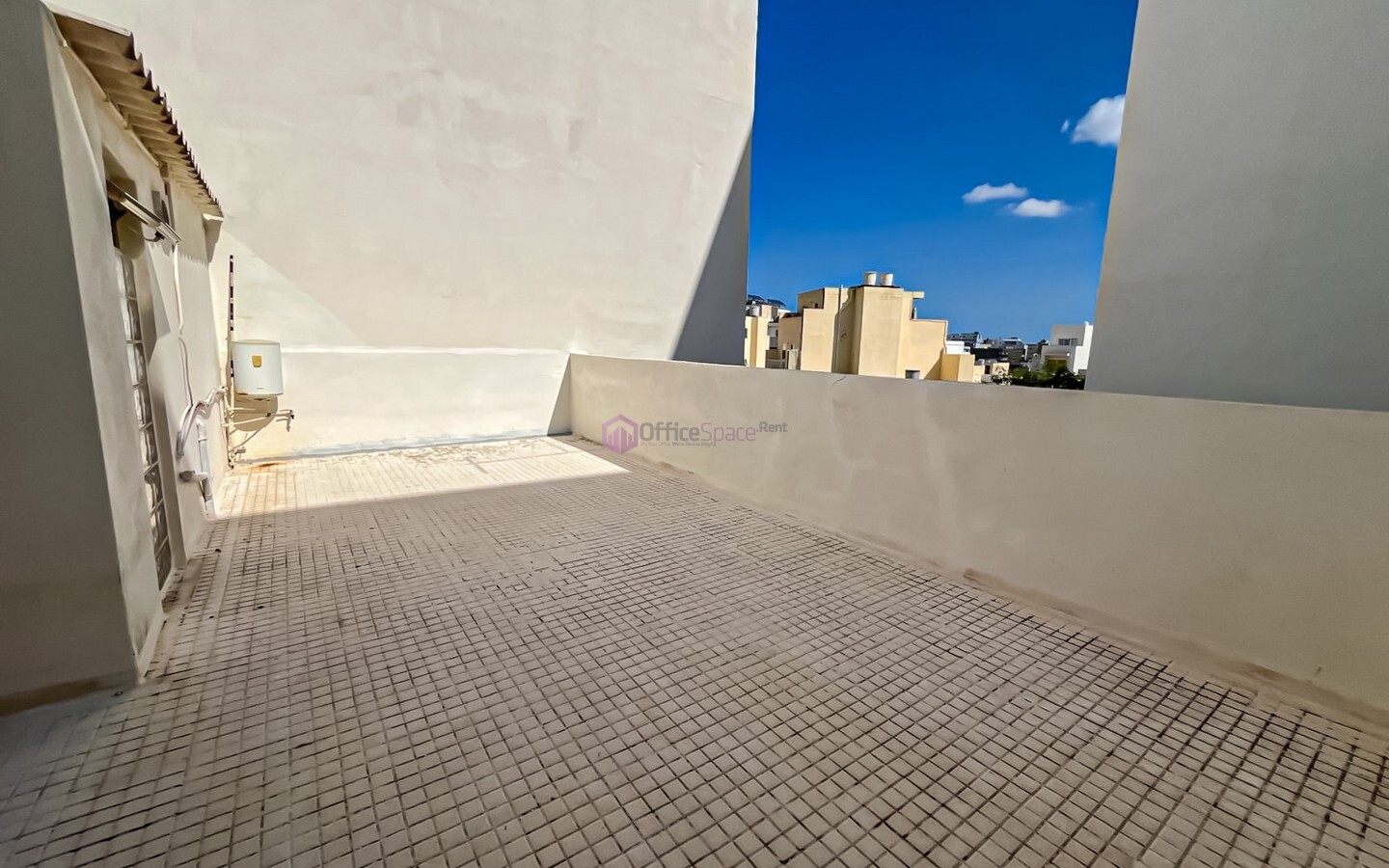 Small Penthouse Office Pieta