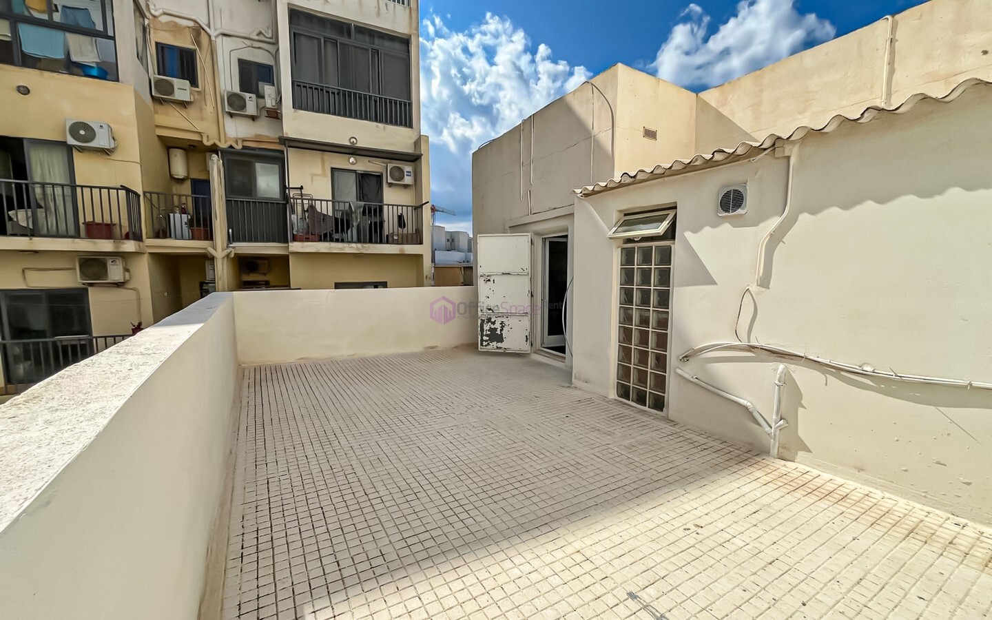 Small Penthouse Office Pieta