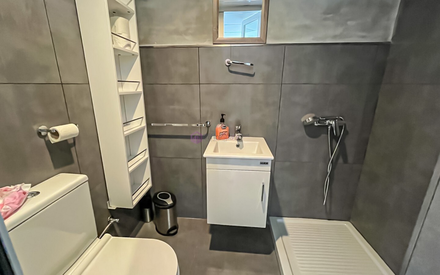 Small Penthouse Office Pieta