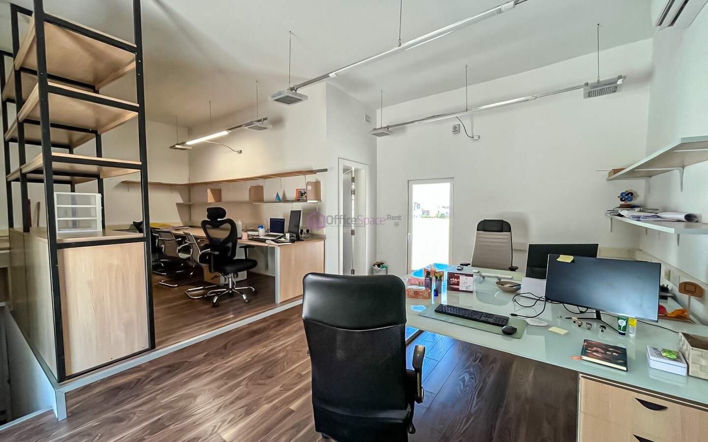 Small Penthouse Office Pieta