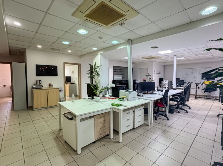Modern Office Space Mosta