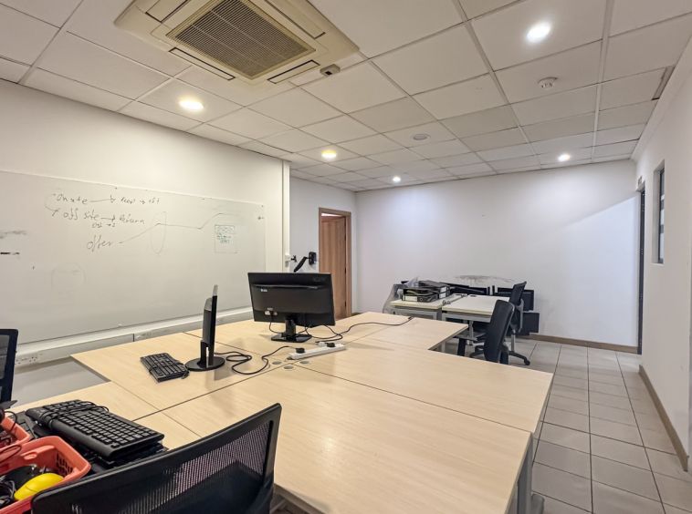 Modern Office Space Mosta