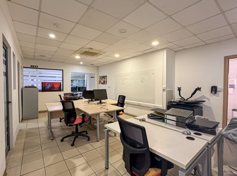 Modern Office Space Mosta