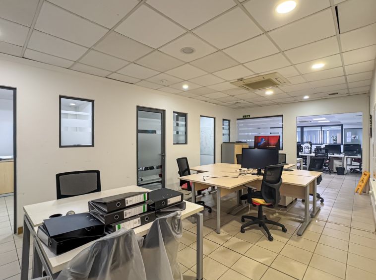 Modern Office Space Mosta