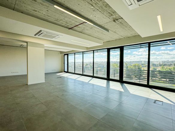 Modern Open Plan Office To Let