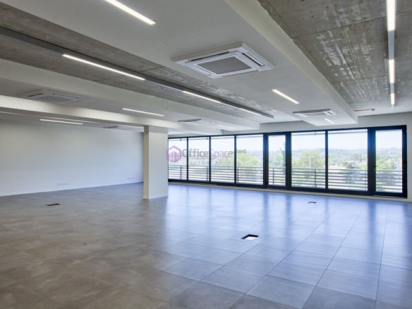 Highly Finished Open Plan Office