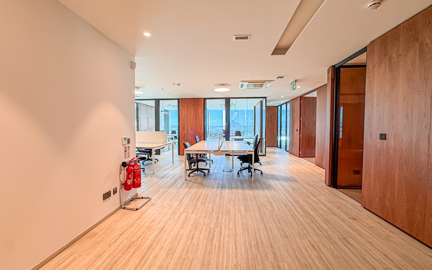 Designer Finished Penthouse Office To Let