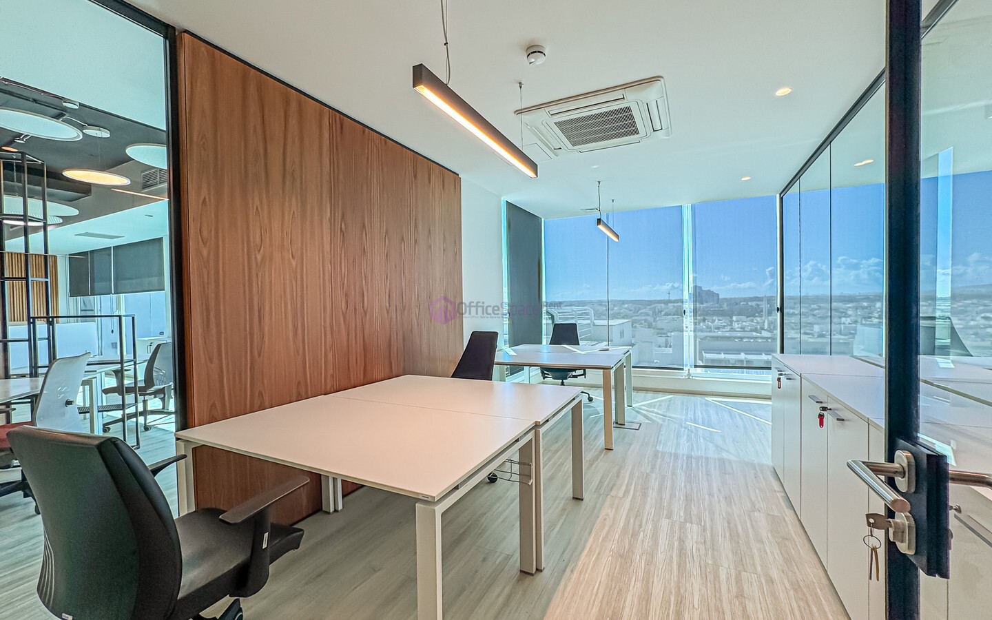 Designer Finished Penthouse Office To Let
