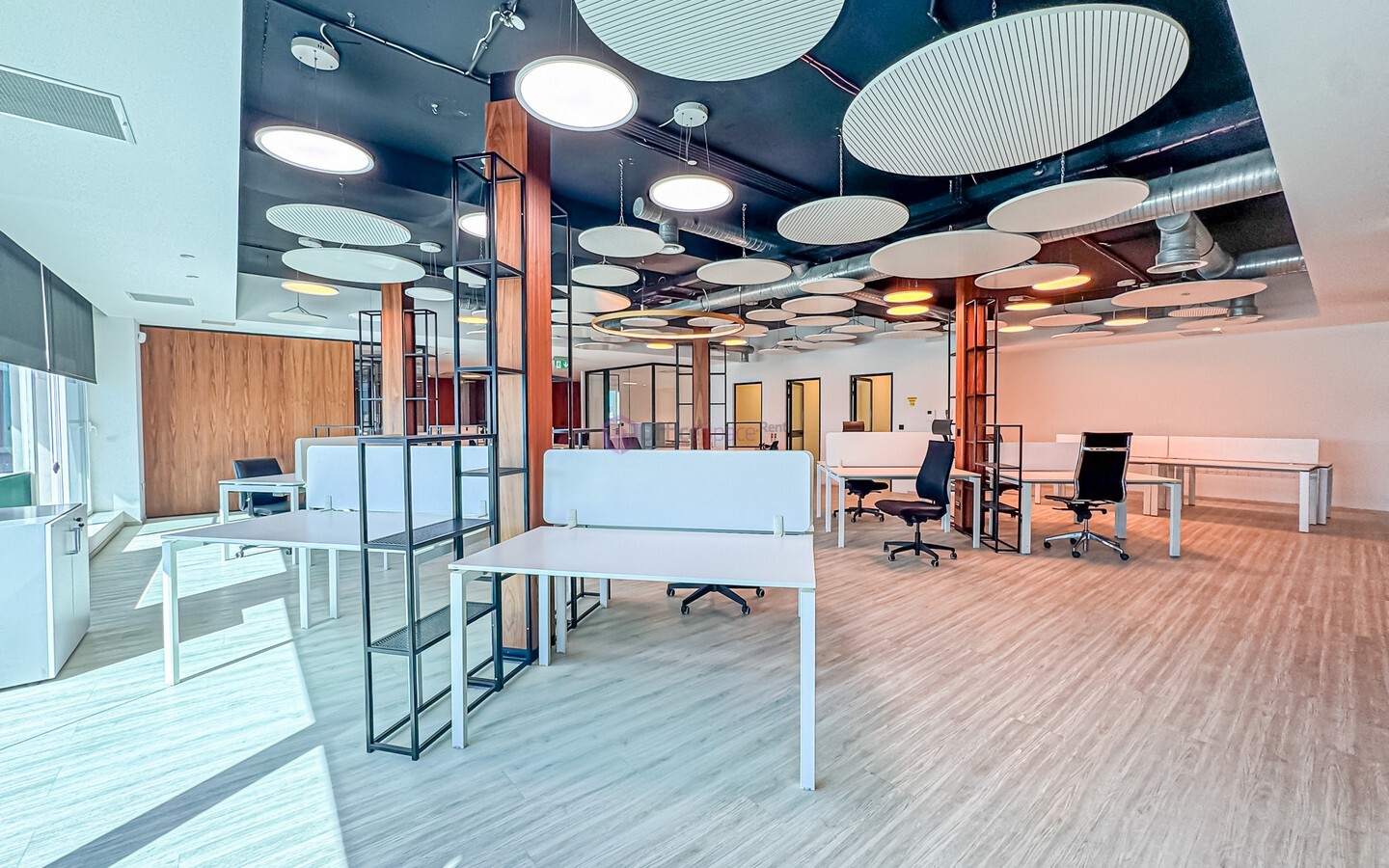 Designer Finished Penthouse Office To Let
