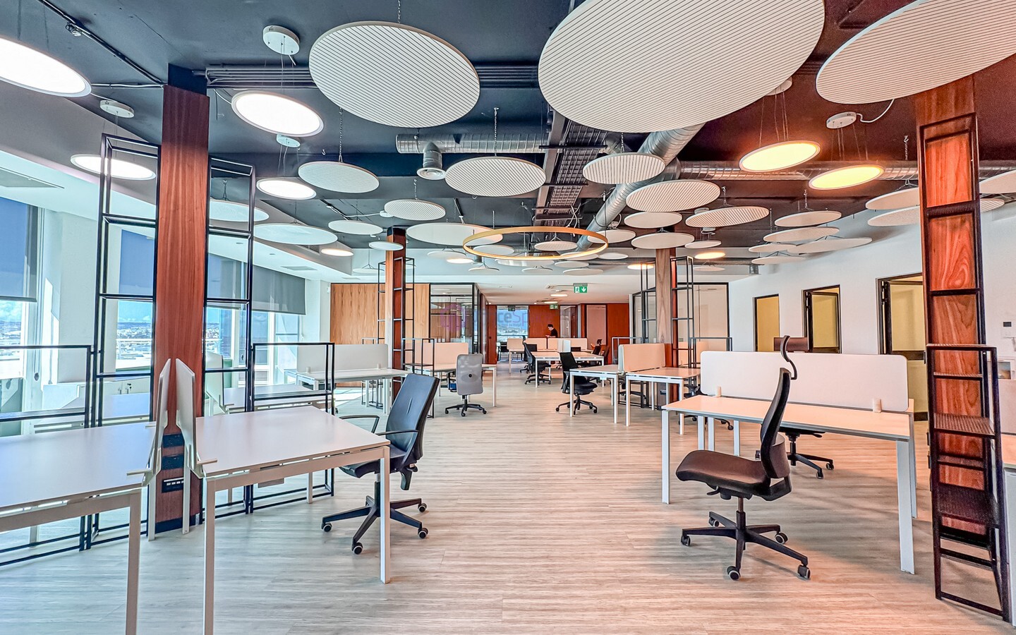 Designer Finished Penthouse Office To Let