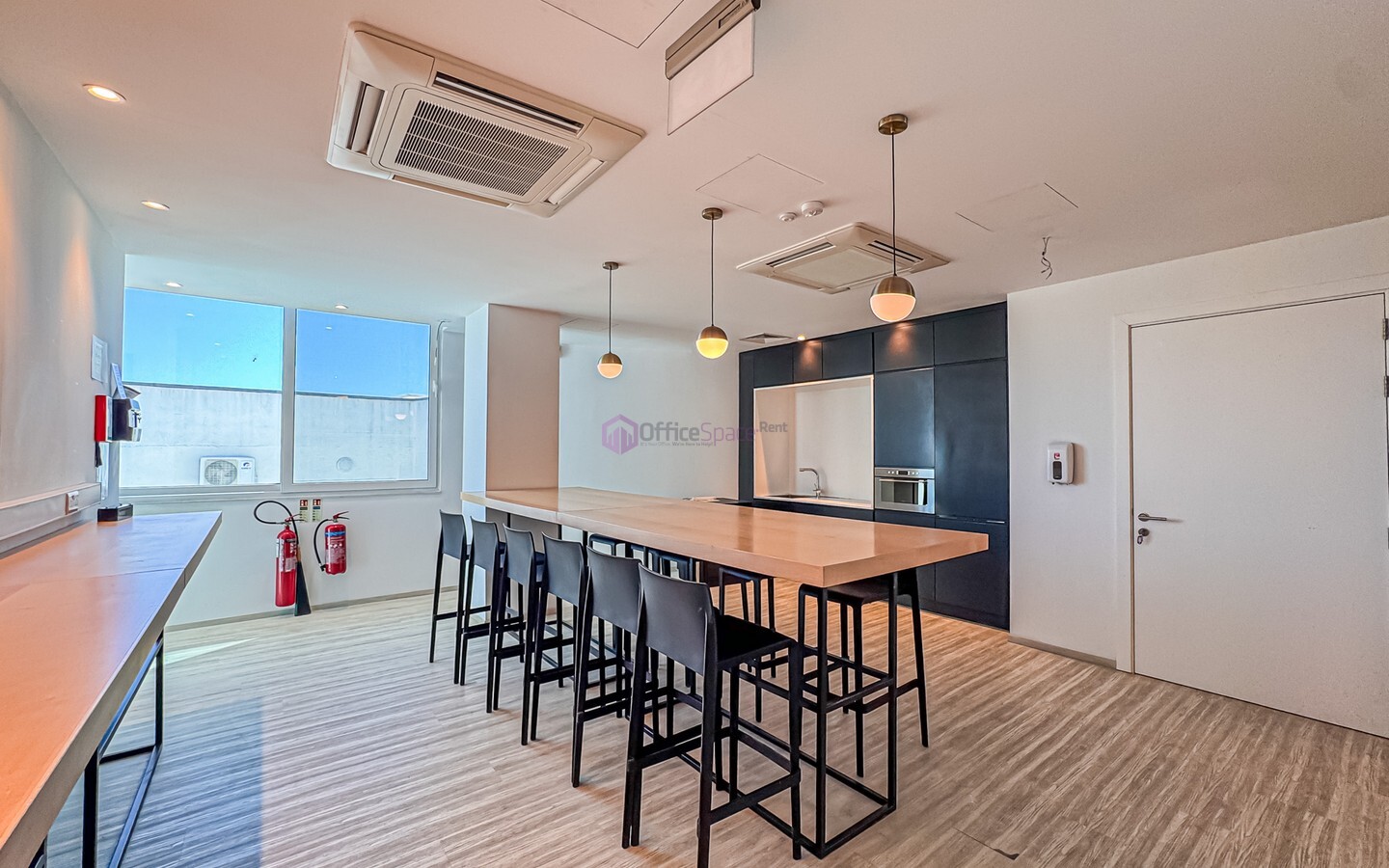Designer Finished Penthouse Office To Let