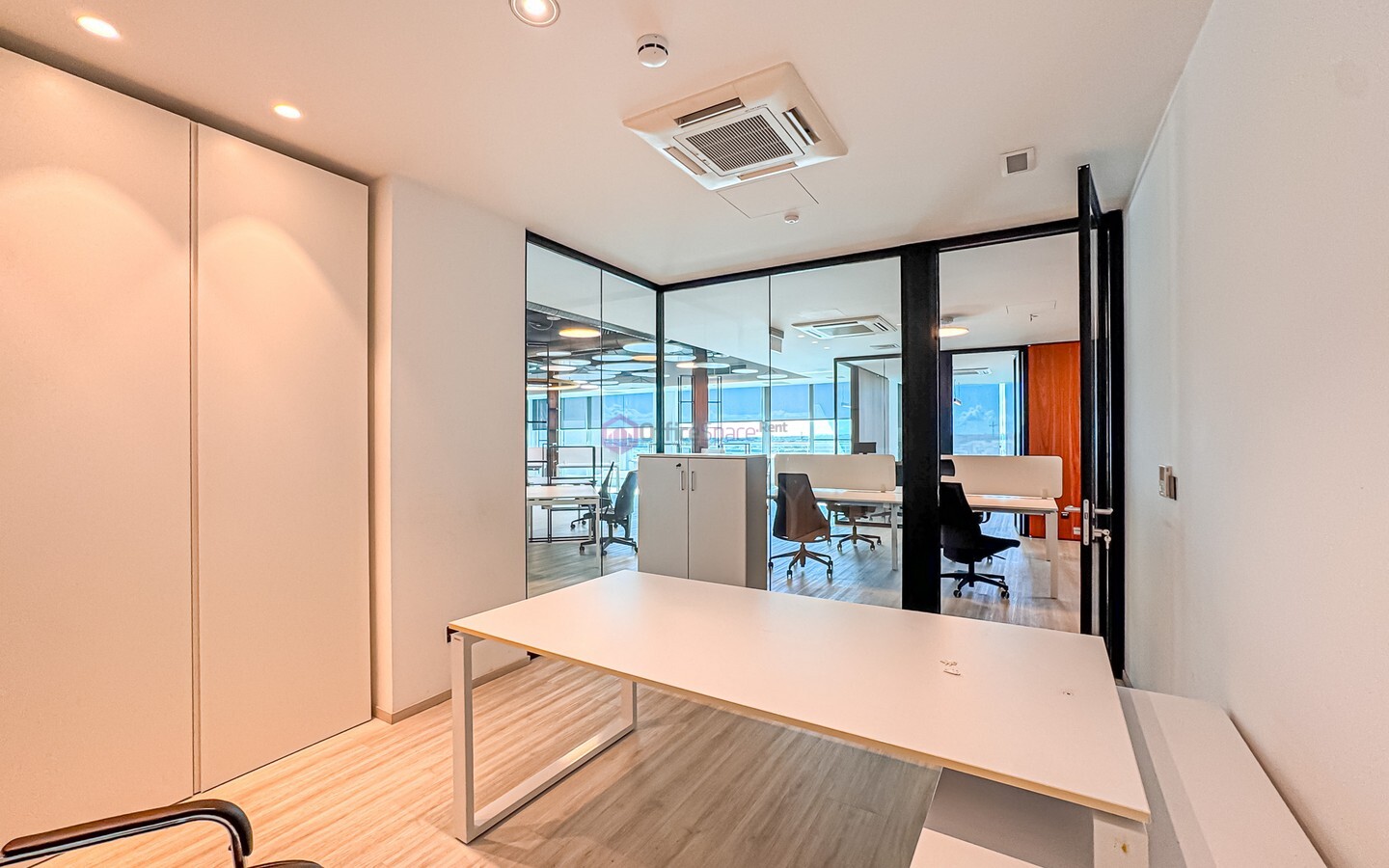 Designer Finished Penthouse Office To Let