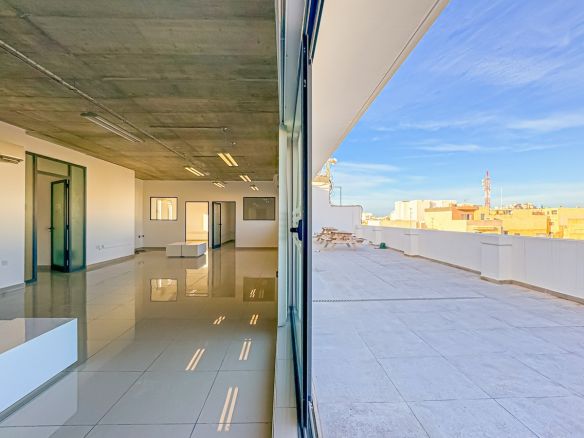 Lease Penthouse Naxxar