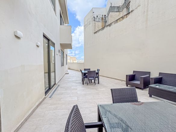 Office for Upto 12 Desks Sliema