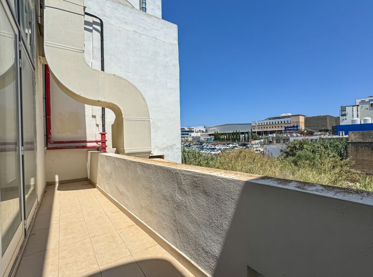 Small Office To Let Mriehel