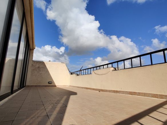 Penthouse Office Enjoying Marina Views