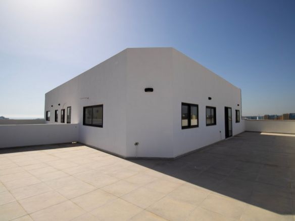 Penthouse Kappara Long let