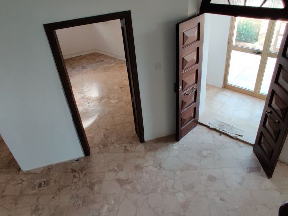 House For Office Use To Let