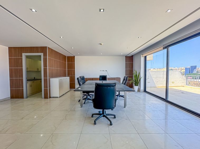 Penthouse Office in Malta Swatar