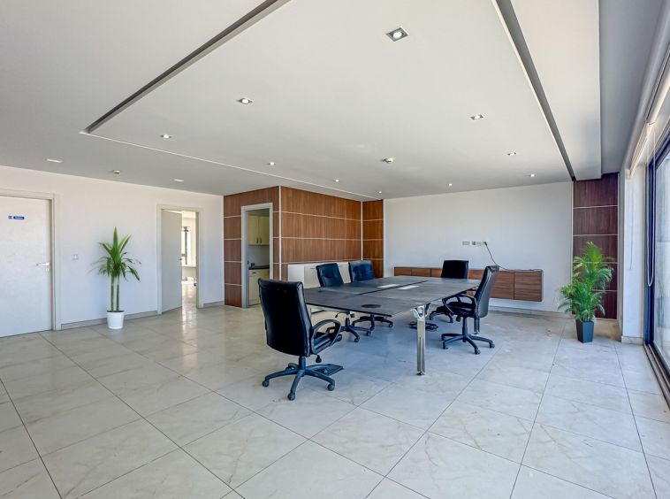 Penthouse Office in Malta Swatar
