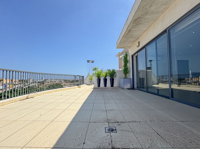 Penthouse Office in Malta Swatar