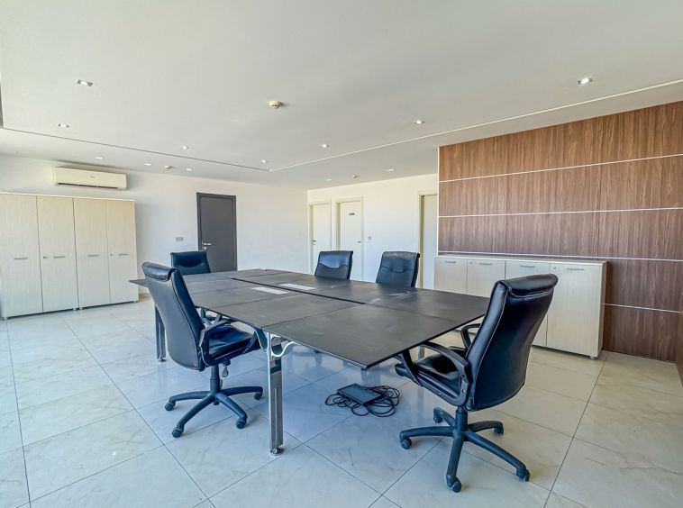 Penthouse Office in Malta Swatar
